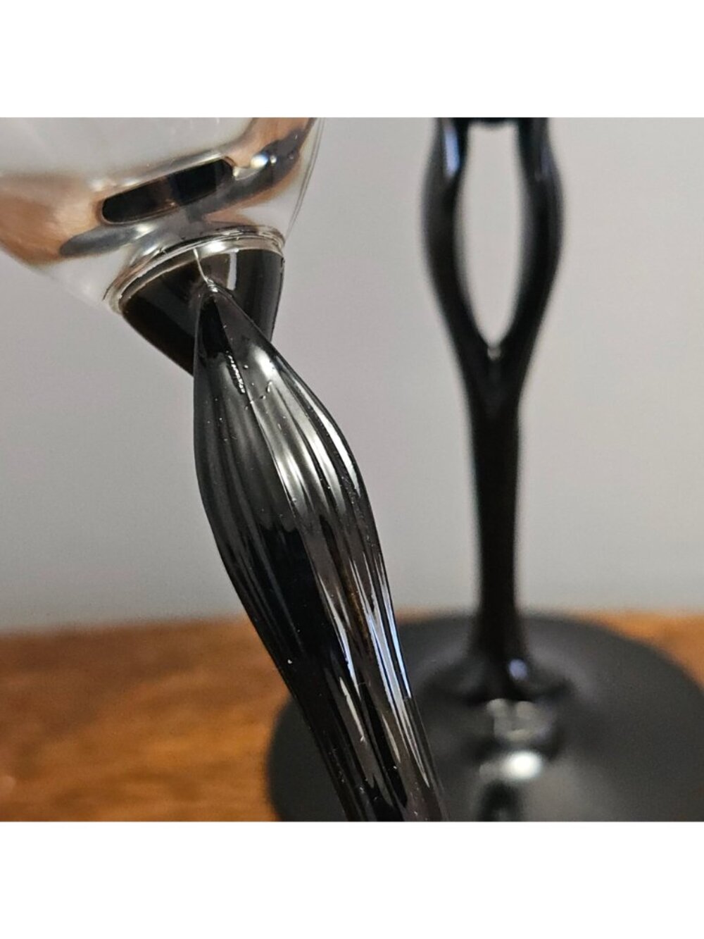 2 Mikasa Tuscan Black Champagne Flutes 9.5" Art Nouveau leaf pierced stem - Picture 3 of 10